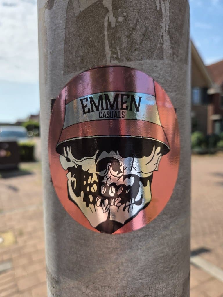 Emmen Casuals sticker in Zwijndrecht