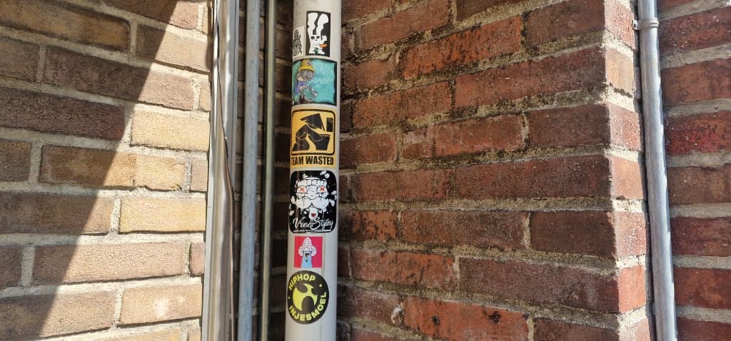 Aidan,Tanukie,Bunbun,Sjaek,10gu,Vreestyling,Verfvandaal sticker in Nijverdal