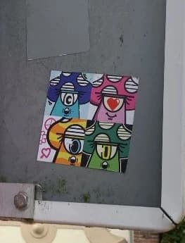Verfvandaal sticker in Kampen